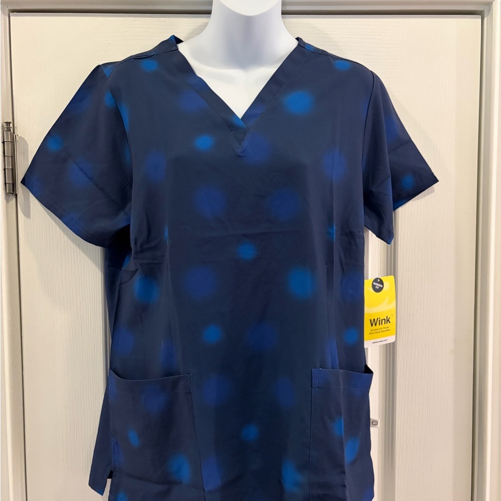 NWT Wink 3-Pocket Graffiti Blots V-Neck Modern Fit Print Top (M) - Picture 4 of 5